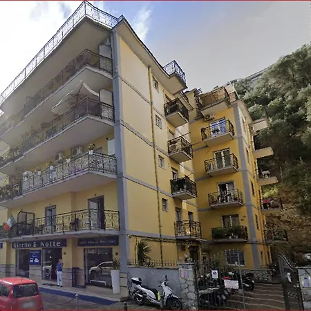 Apartment Jeppy'S House - Sorrento Resting By Interhome *